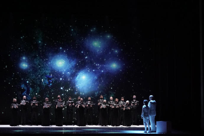 Escena-de-Atlantida-con-la-Coral-de-Camara-de-Pamplona