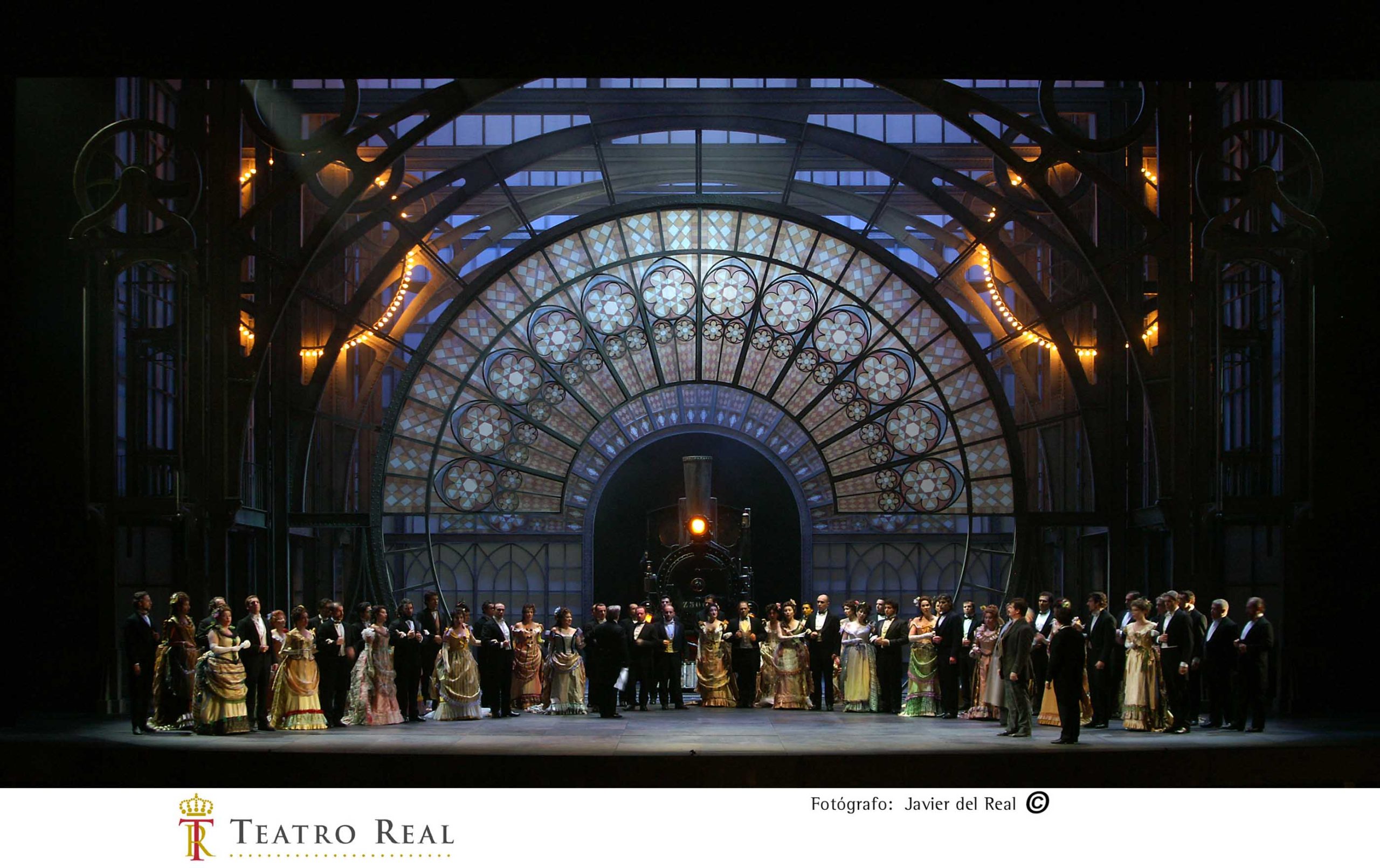 Hoffmann-Ezio-Frigerio.-Teatro-Real-scaled