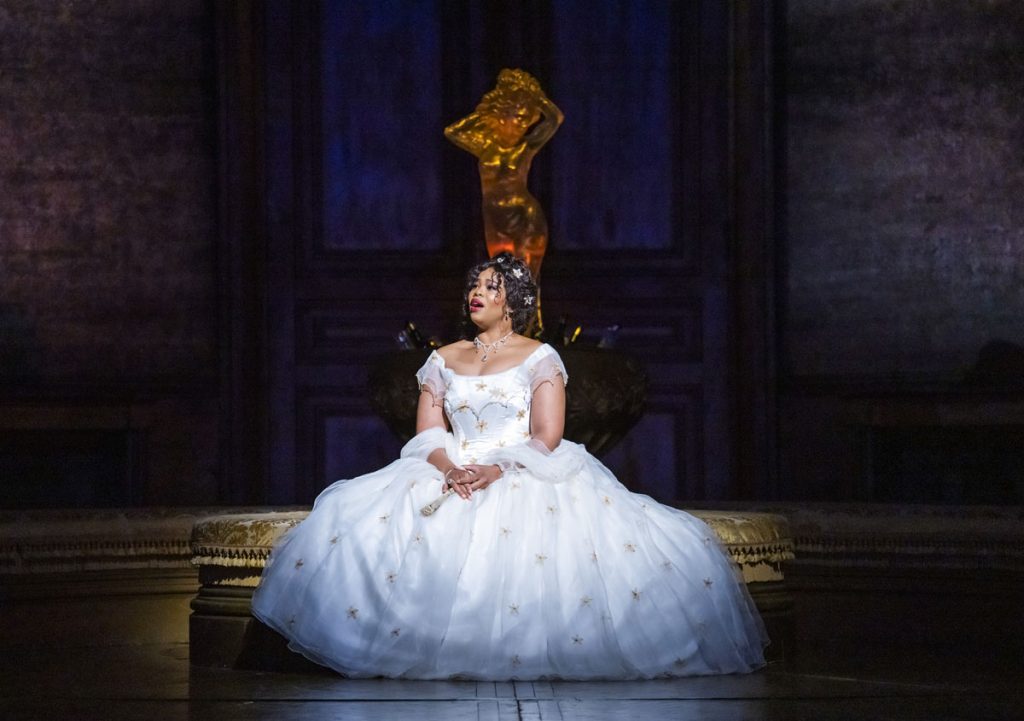 Pretty-Yende-en-La-traviata.-ROH-2022-©-Tristram-Kenton