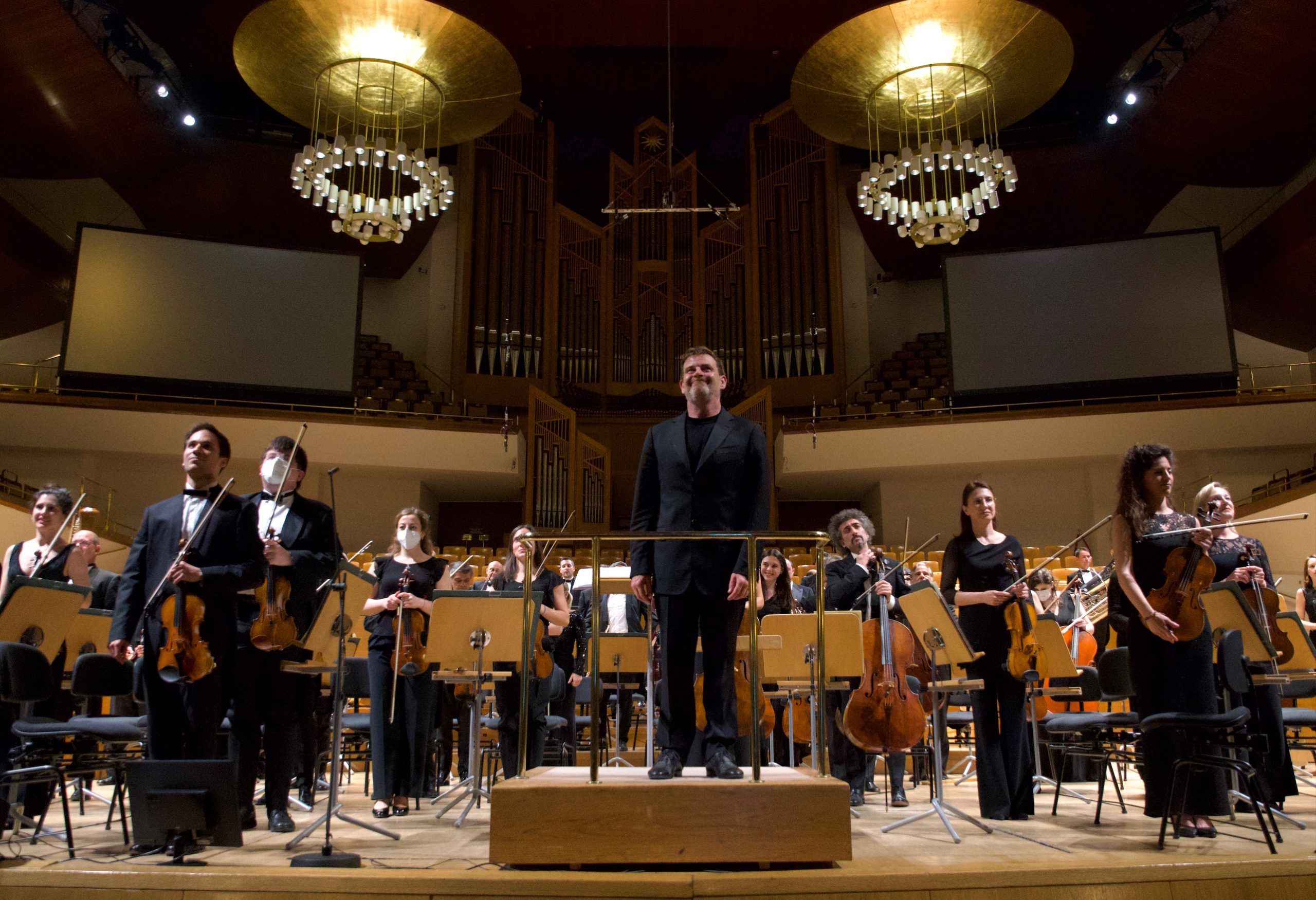 Alvaro-Albiach-dirige-la-ONE.-II-Focus-Festival