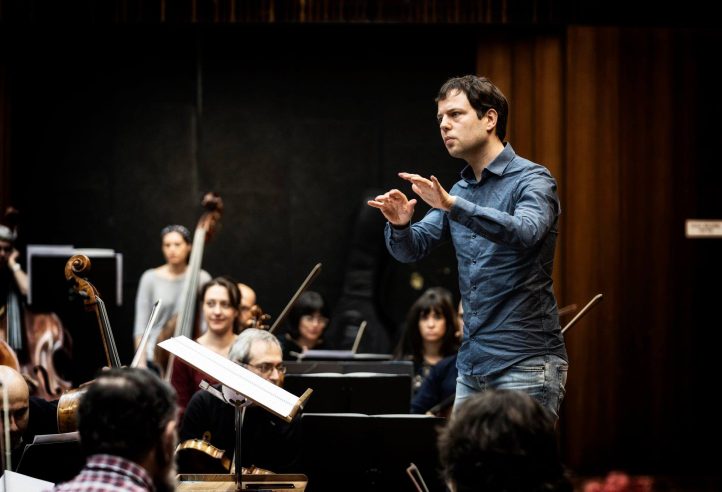 Francisco-Coll-frente-a-la-OV