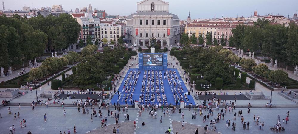Retransmision-en-la-Plaza-de-Oriente-Teatro-Real