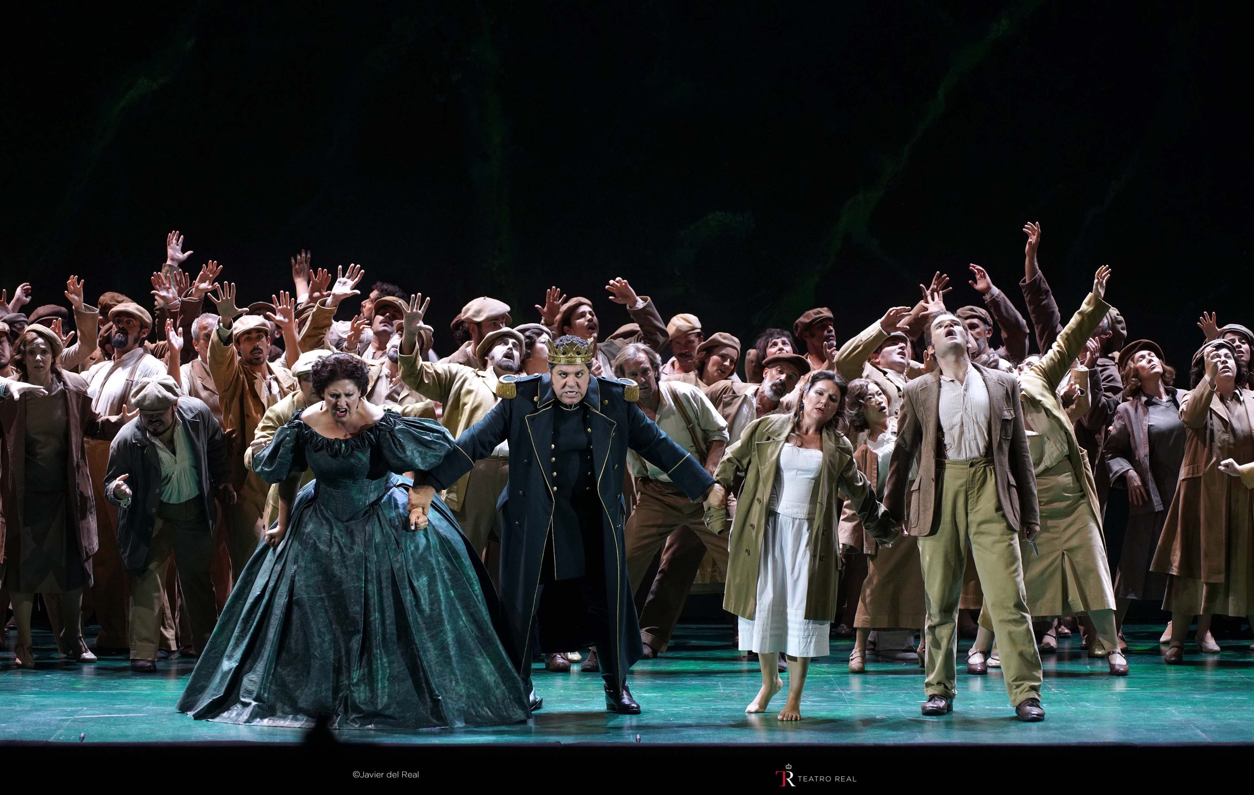 Escena-de-Nabucco-en-el-Teatro-Real