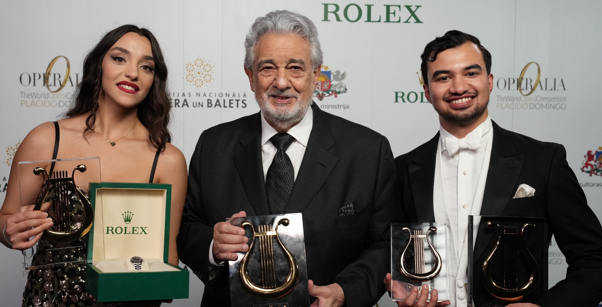 Juliana-Grigoryan-Plácido-Domingo-Anthony-León.-Ganadores-Operalia-2022-c-Evija-Trifanova-Ópera-de-Letonia
