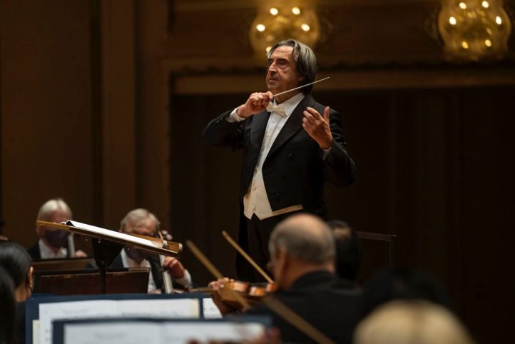 La Filarmónica de Berlín, con Riccardo Muti al frente, acaba de ofrecer en el Petruzzelli de Bari el llamado Concierto de Europa, una cita que se fundamenta, en parte, en una vieja idea: la construcción de la identidad europea, basada en unos valores culturales comunes, se fraguó, en gran medida, gracias a los músicos.