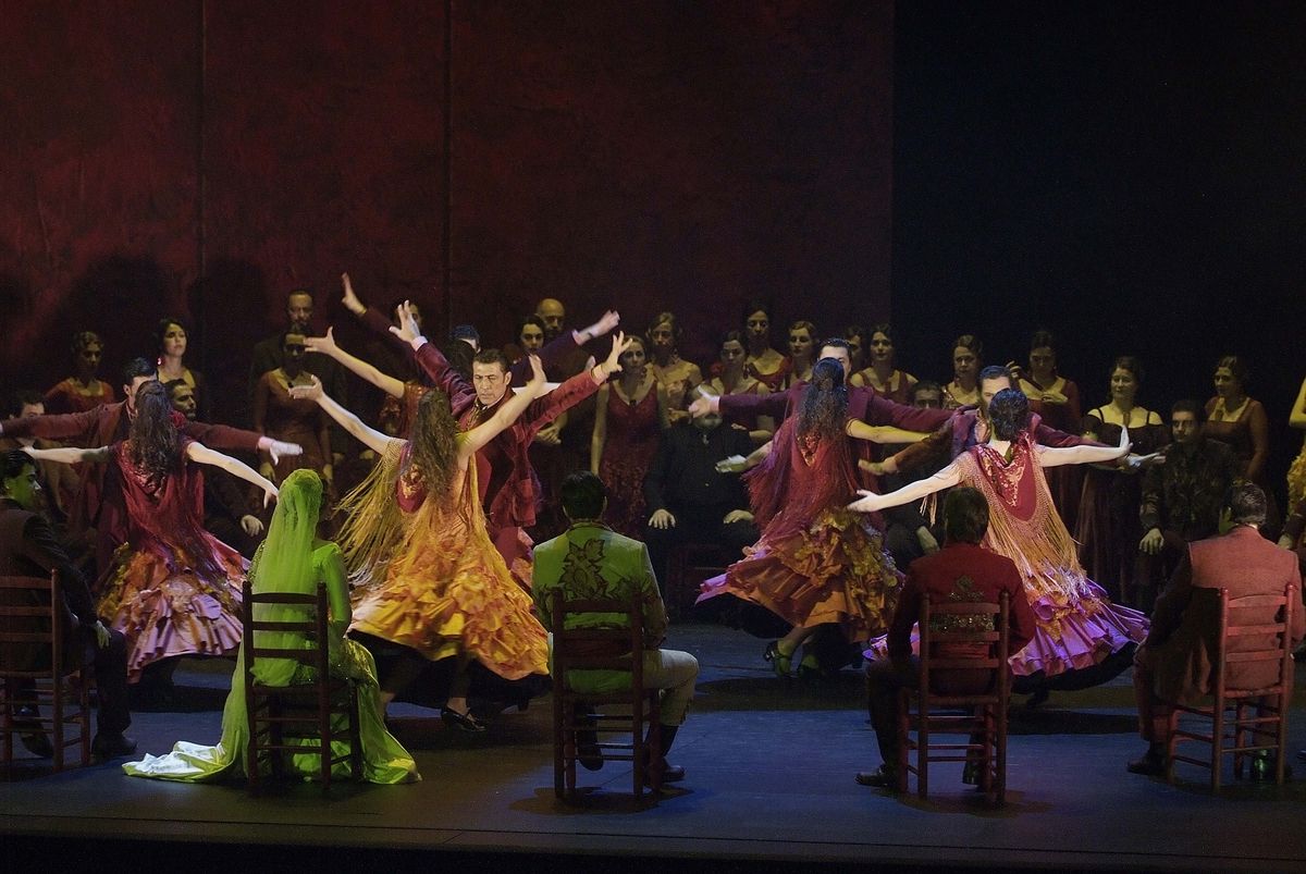 Escena-de-La-vida-breve.-Teatro-de-la-Maestranza