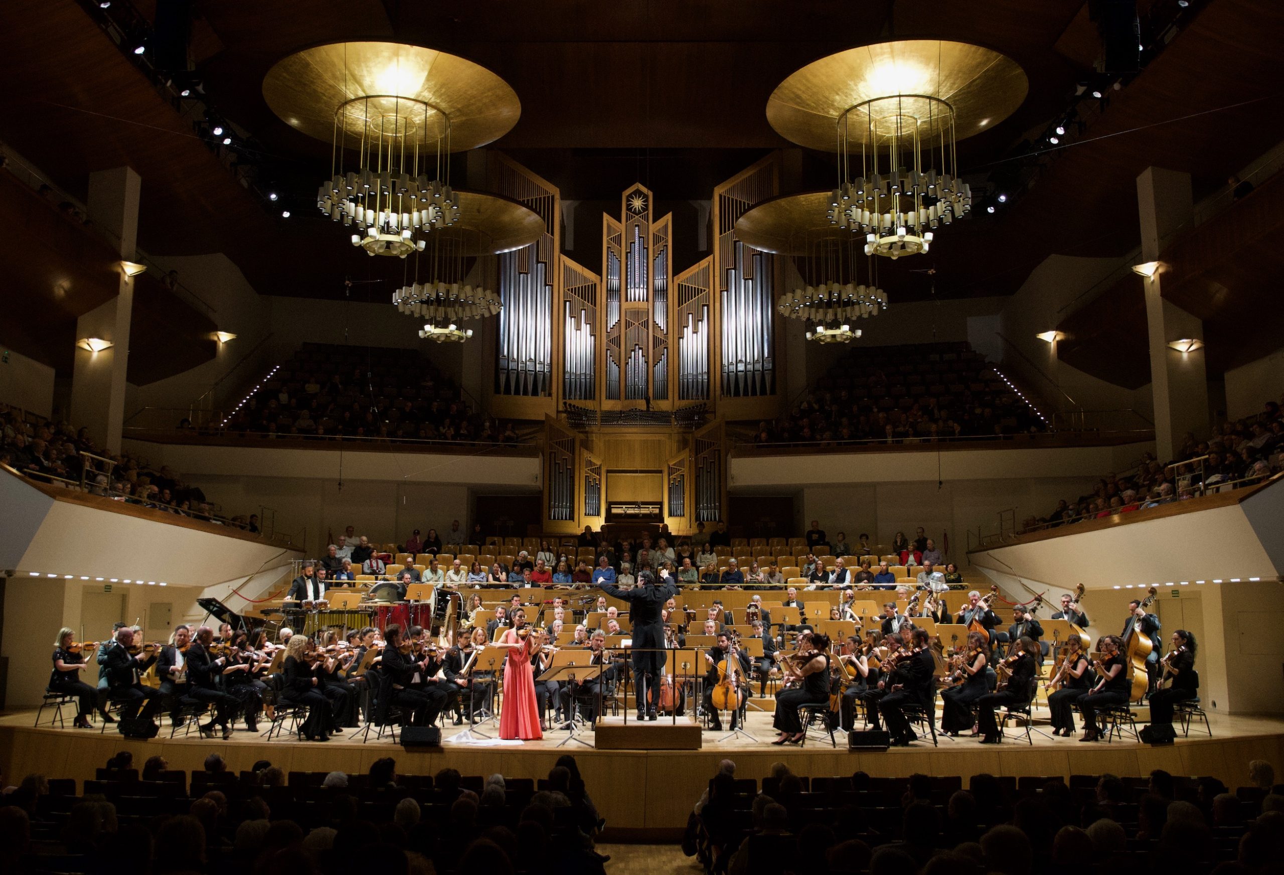 Leticia-Moreno-y-Afkham-con-la-Orquesta-Nacional