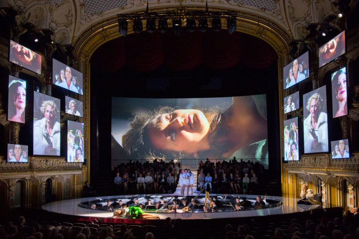 Escena-de-Lincoronazione-di-Poppea-por-Calixto-Bieito