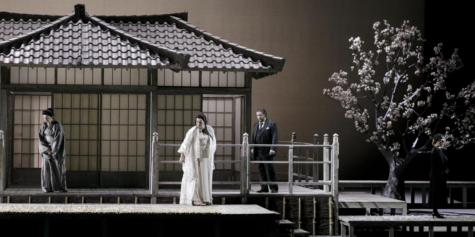 Escena-de-Madama-Butterfly-por-Pier-Luigi-Pizzi