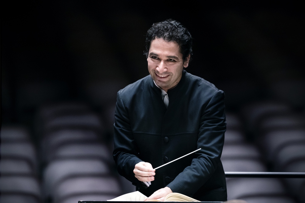 La Orchestra della Rai Torino debuta en Ibermúsica con Andrés Orozco-Estrada al frente. Como invitados, la formación italiana contará con Michael Barenboim y Antoine Tamestit como solistas invitados para ofrecer obras de Mozart y Walton. Berlioz, Rossini, Ravel, Respighi y Bartók completarán el cartel de autores de los dos programas que ofrecerán en su visita. La agrupación italiana ofrecerá también conciertos en Barcelona y Alicante los días 3 y 4 de noviembre.