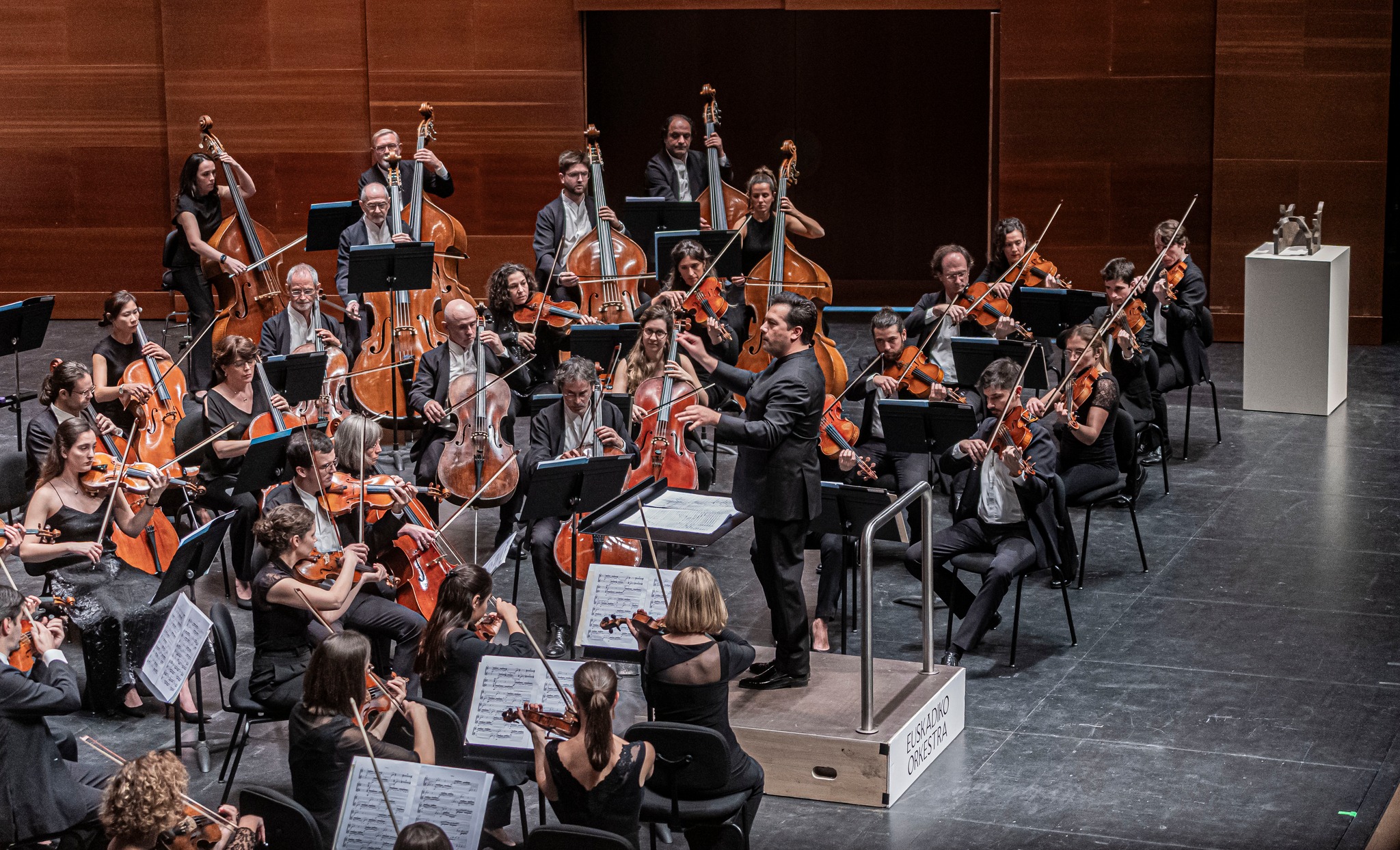 La Euskadiko Orkestra trae a Baluarte el homenaje a Chillida