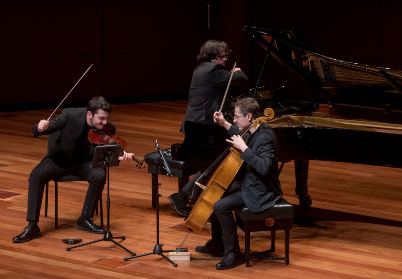 El Trío Arbós pondrá música a la película ‘Amanecer’ en el Círculo de Bellas Artes