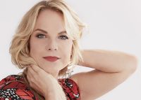 Elīna Garanča: la mezzosoprano que encuentra consuelo en Verdi. De Carmen a Kundry, la estrella letona habla del poder sanador de la música, así como de su trayectoria en el campo de la lírica. 