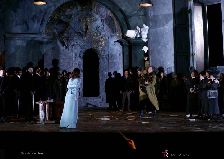 El Teatro Real levanta el telón de su temporada 2025/26 con la producción de David Alden de Otello de Verdi, una de las grandes óperas de la historia de lírica. La puesta en escena, que vuelve a Madrid tras su estreno en el coliseo madrileño en 2016, contará con un reparto de grandes estrellas del mundo de la ópera, como Brian Jagde, Asmik Grigorian, Jorge de León y Maria Agresta.