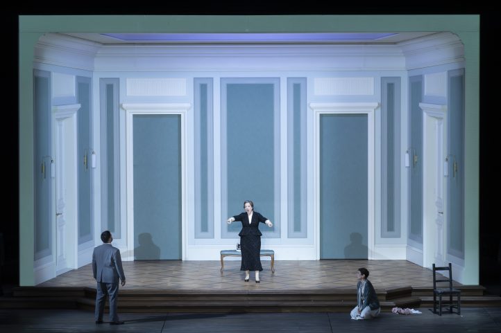 Roberto Devereux: cuando la música triunfa sobre la escena ROBERTO DEVEREUX, de Gaetano Donizetti. Tragedia lirica en tres actos. Libreto del Salvadore Cammarano, basado en la tragedia Elisabeth d‘Angleterre, de Jacques-François Ancelo. Reparto: Eleonora Buratto, Silvia Tro Santafé, Ismael Jordi, Lodovico Filippo Ravizza,  Filipp Modestov, Irakli Pkhaladze, Xavier Galán. Orquestra de la Comunitat Valenciana. Cor de la Generalitat Valenciana (Jordi Blanch, director). Producción: Nueva producción del Palau de les Arts Reina Sofía, en coproducción con la Dutch National Opera de Ámsterdam y el Teatro San Carlo de Nápoles. Direc­tora de esce­na: Jetske Mijnssen. Dirección musi­cal: Francesco Lanzillotta. ­Lu­gar: Palau de les Arts. Entrada: 1300 espectadores. Fecha: miércoles, 4 junio 2025.