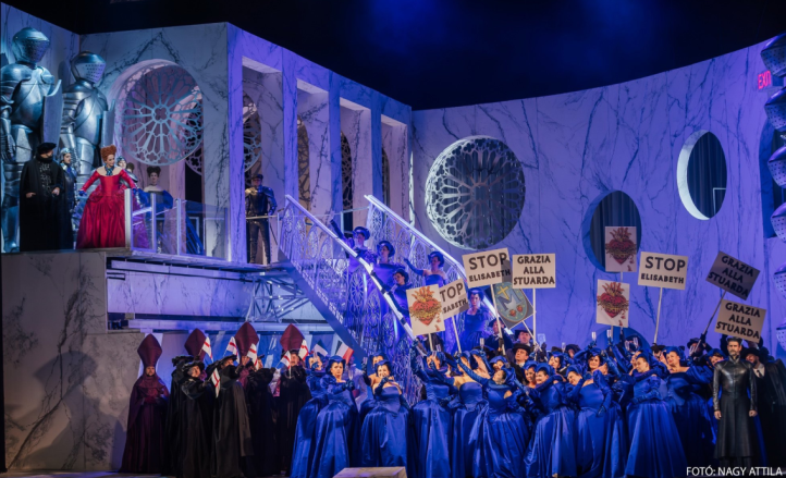 Capitales imperiales (2), Budapest (1): Maria Stuarda reina en Budapest Maria Stuarda, música de Gaetano Donizetti y libreto de Giuseppe Bardari basado en la obra de Friedrich Schiller. Reparto: Klára Kolonits, Gabriella Balga, Juraj Hollý, Melinda Heiter, István Kovács, Norbert Balázs. Magyar Állami Operaház Zenekara. Magyar Állami Operaház Énekkara. Máté Szabó, director de escena. Gábor Csiki, director de coro. Kálmán Szennai, director musical.  Magyar Állami Operaház (Ópera Nacional de Hungría), Budapest, 31 de mayo 2025.