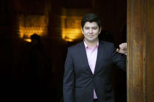 PERFECCIÓN FORMAL, LIMITACIÓN POÉTICA Obras de Brahms, Czerny, Liszt, Debussy y Stravinski. Behzod Abduraimov, piano. Ciclo Grandes Intérpretes de Scherzo. Madrid, Auditorio Nacional, 10 de octubre de 2025.